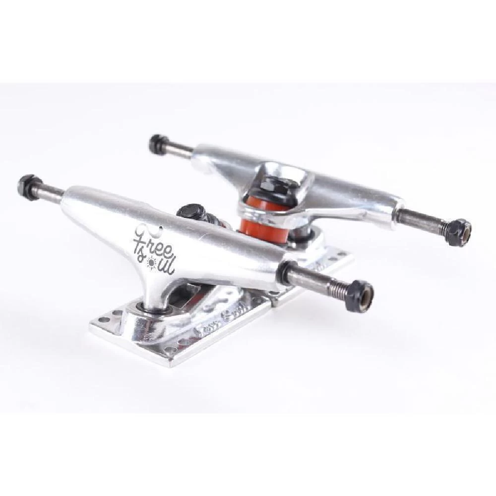 Free Soul 125mm Silver - Set Of 2 - Skateboard Cruiser Trucks