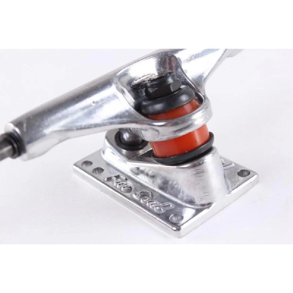 Free Soul 125mm Silver - Set Of 2 - Skateboard Cruiser Trucks - Image 3